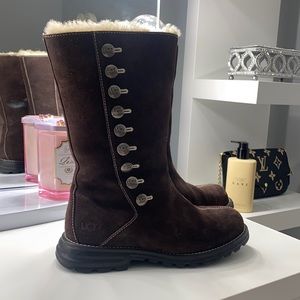 UGG Boot Nantucket 5462 Brown Suede Women’s size 6